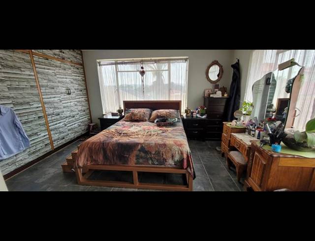 5 BEDROOM HOUSE FOR SALE IN VERWOERDPARK